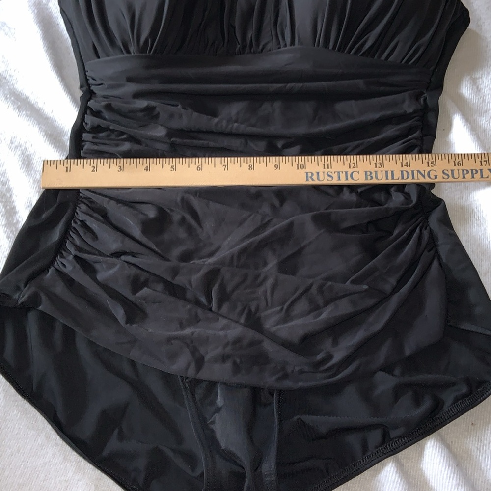 Miracle Suit Black Size 22 One Piece Ruched Front Adjustable Strap Swimsuit nice - Picture 5 of 12